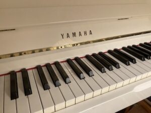 Photo of Yamaha piano keyboard