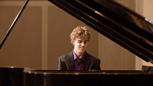 Photo of pianist Reed Tetzloff.