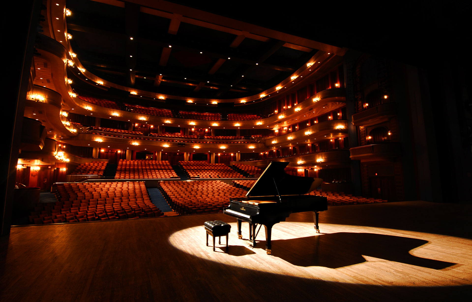 Steinway_Onstage_at_Concert_Hall-1